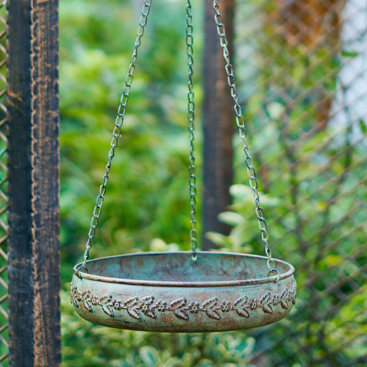 HLQMFHT garden decor with floral embroidery enhances yard charm