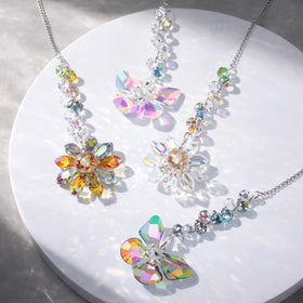Hoemwarm sunflower crystal suncatcher glowing on sunny window