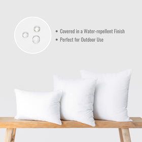 Hofdeco Premium heavy-weight fluffy bolster insert fills corners for a full look.