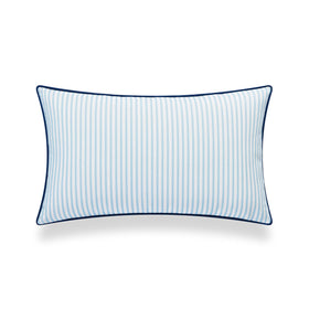Hofdeco Premium pillow on outdoor chair for versatile use.