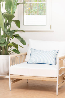 Hofdeco Premium coastal pillow piping detail adds charm.