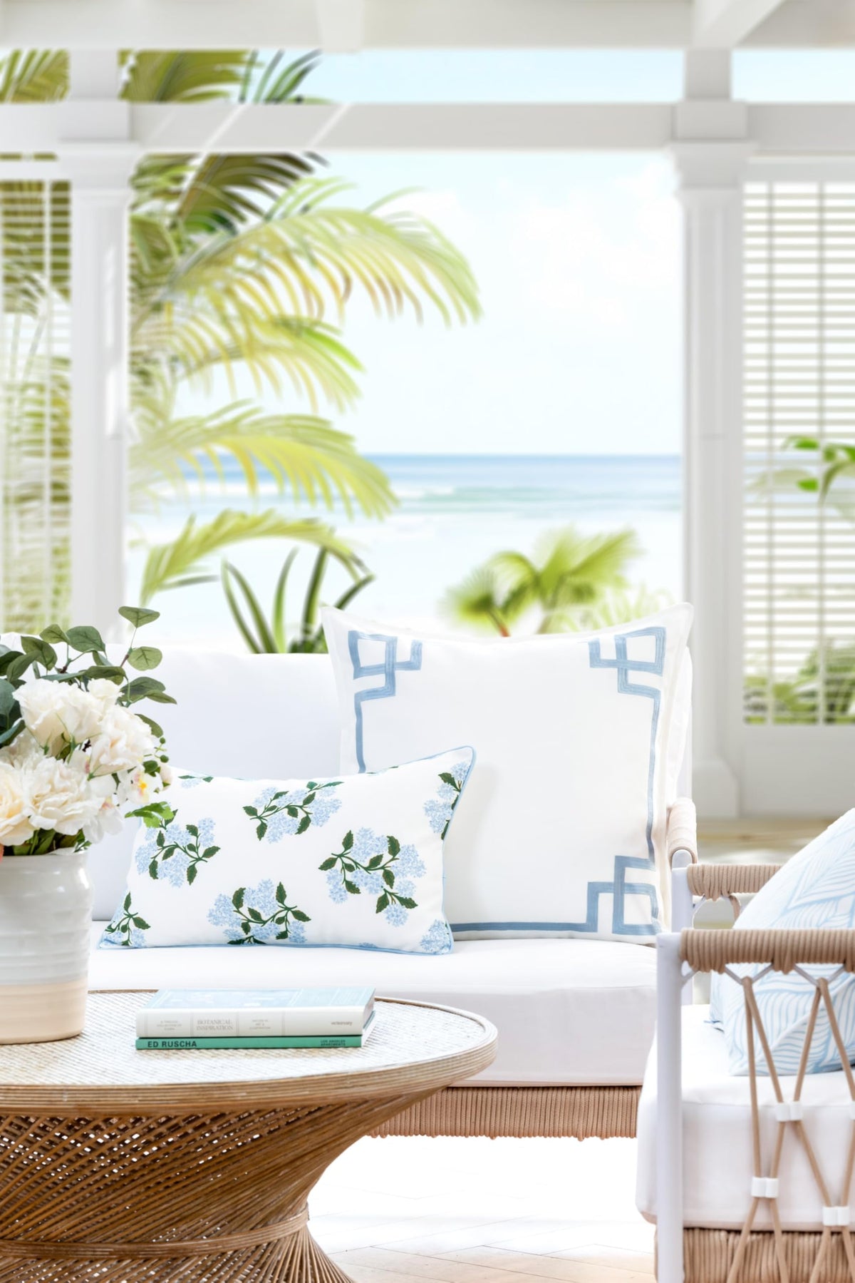 Hofdeco Premium lumbar cover back view offers symmetrical design for indoor-outdoor charm.