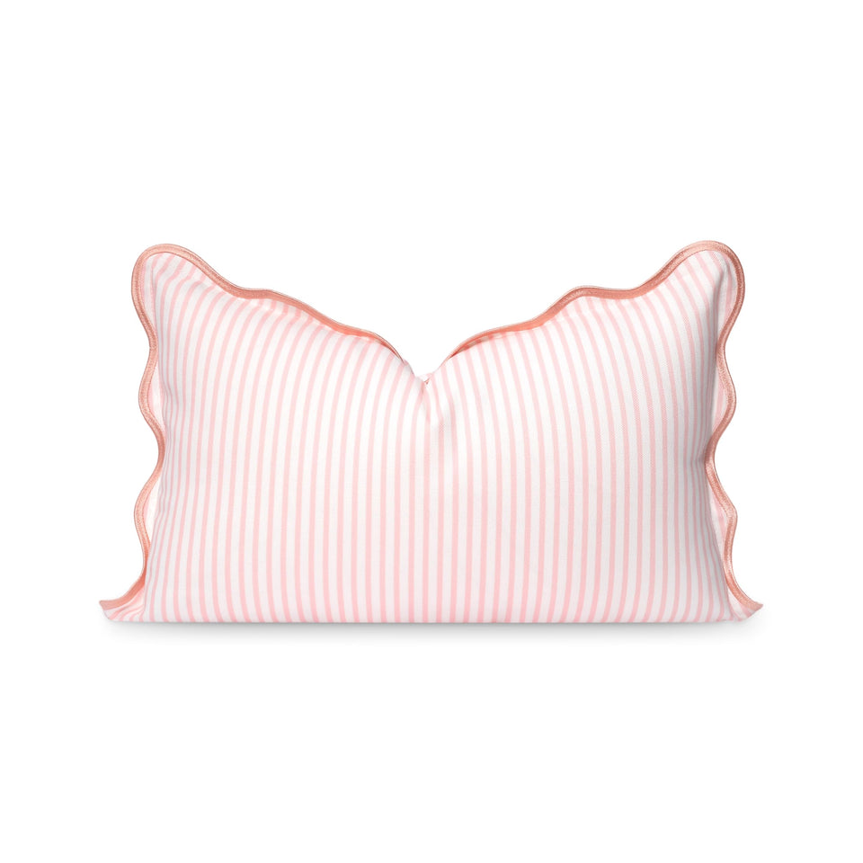 Hofdeco Premium coastal lumbar cover front view with scalloped edge for refined patio seating.