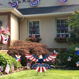 hogardeck weatherproof eagle stake with hand-painted details stays bright