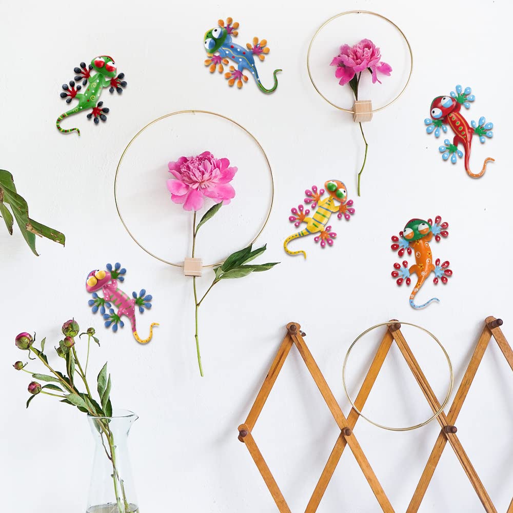 Hogardeck wall decor ready to hang with two rings on each foot