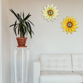 hogardeck sunflower wall decor 2-pack indoor outdoor versatility for porches and walls.