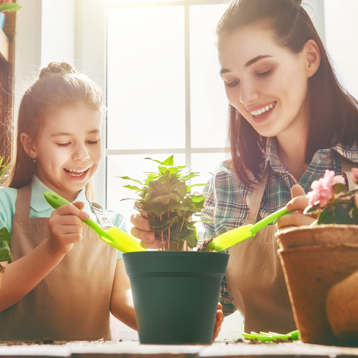 Windowsill-ready homenote pots for neat indoor greenery
