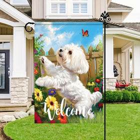 HOMETITUTE Flower and butterfly flag brightens patios and porches.