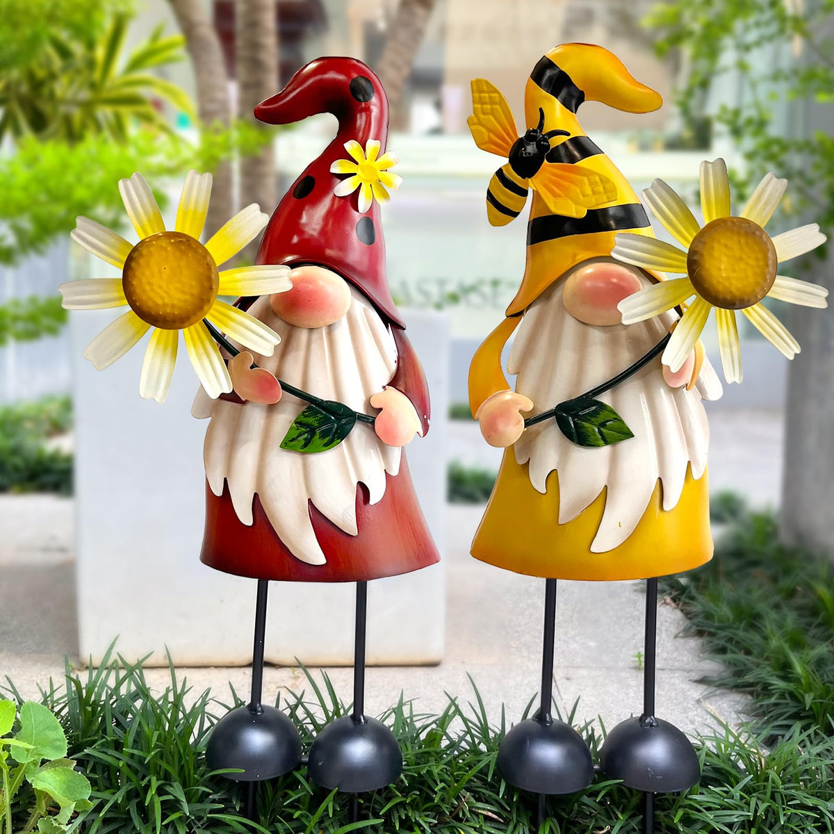 HONGLAND gnomes outdoor decor bee and ladybug design for beds