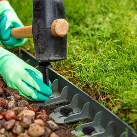 Honoson sunlight-resistant plastic stakes endure outdoor conditions