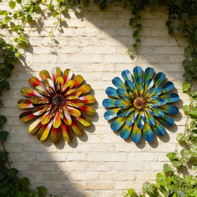 HOOEN hand-painted metal flowers add lifelike charm to living rooms and gardens.