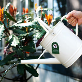 HORTICAN ergonomic handle and 1-gallon capacity support comfortable watering