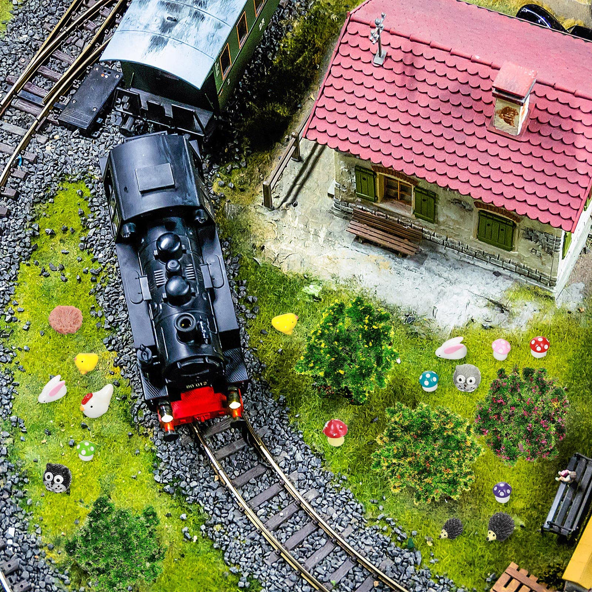 Hoteam diorama tree collection setup for whimsical DIY layouts