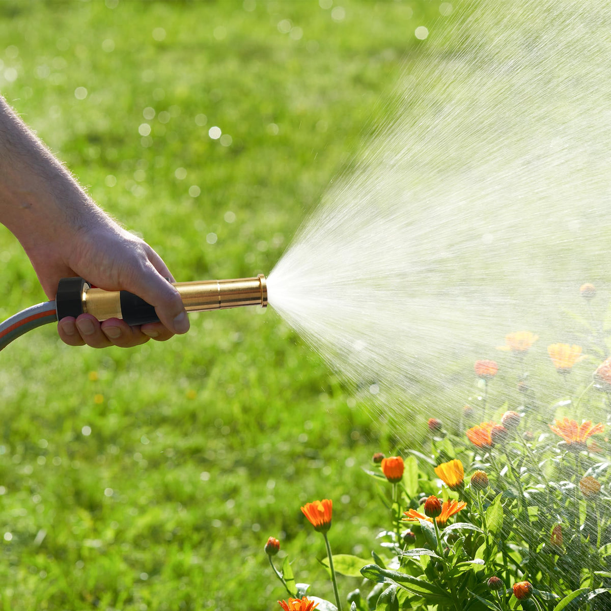 Hourleey brass design resists rust for lasting outdoor use.