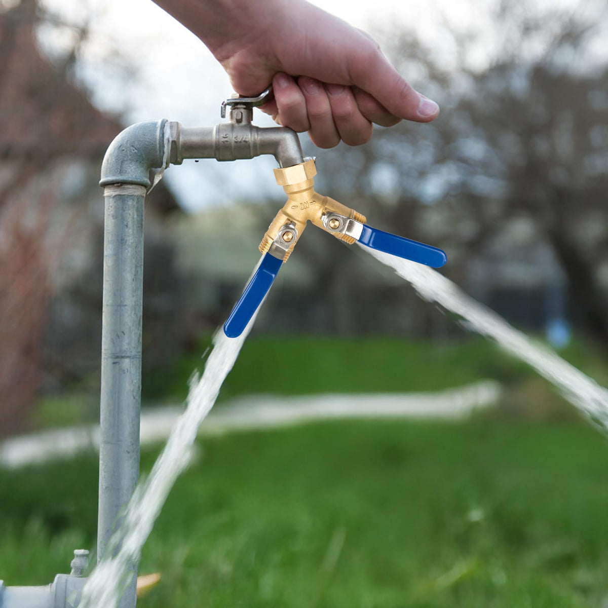 Hourleey brass construction withstands outdoor use for durable performance.