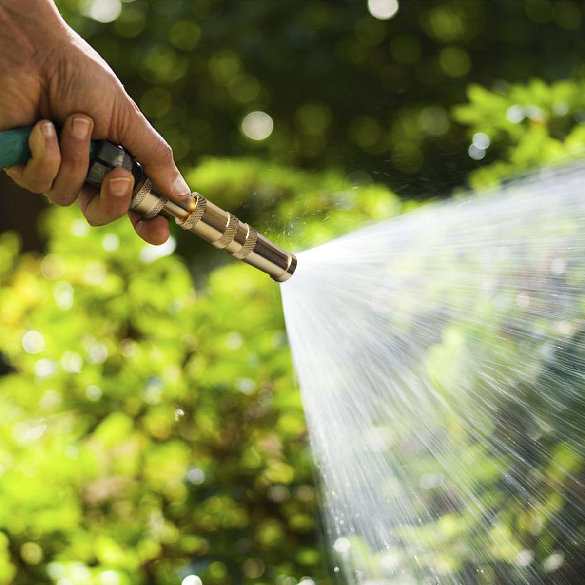 Hourleey ergonomic brass nozzle offers comfortable grip during long tasks.