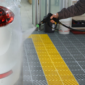 Hourleey 40-degree white nozzle for broad surface washing.