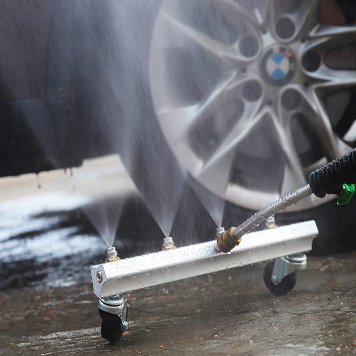 Hourleey pressure-washer gun connection simplifies assembly and flow control