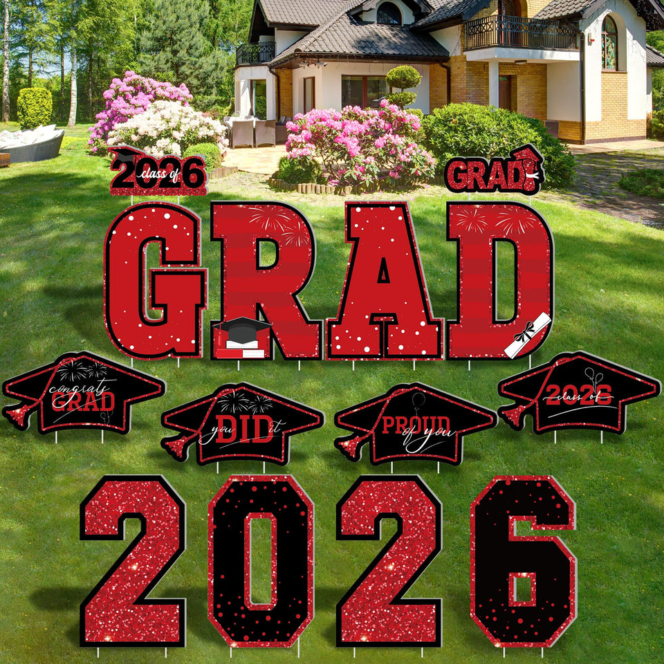 HOVACY Class of 2026 yard sign letters brighten the lawn display.