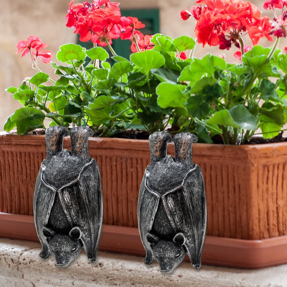 HPMAISON decorative bat head and ears adds character.