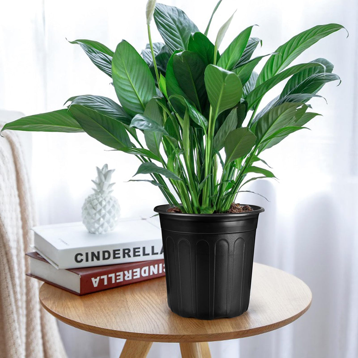 HQAUT 2-gallon pots stackable design saves space for storage.