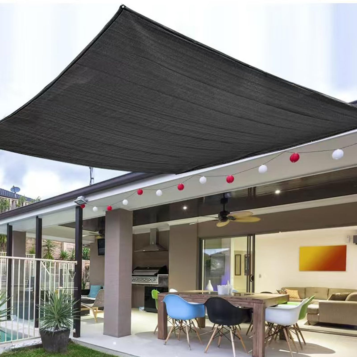 HSHADETTARP quick-install shade cover with reinforced corners resists tearing.