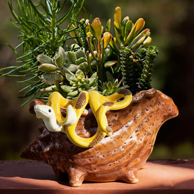 HUFAND edge-of-pot hugger fits curved edges for quick lightweight decor updates