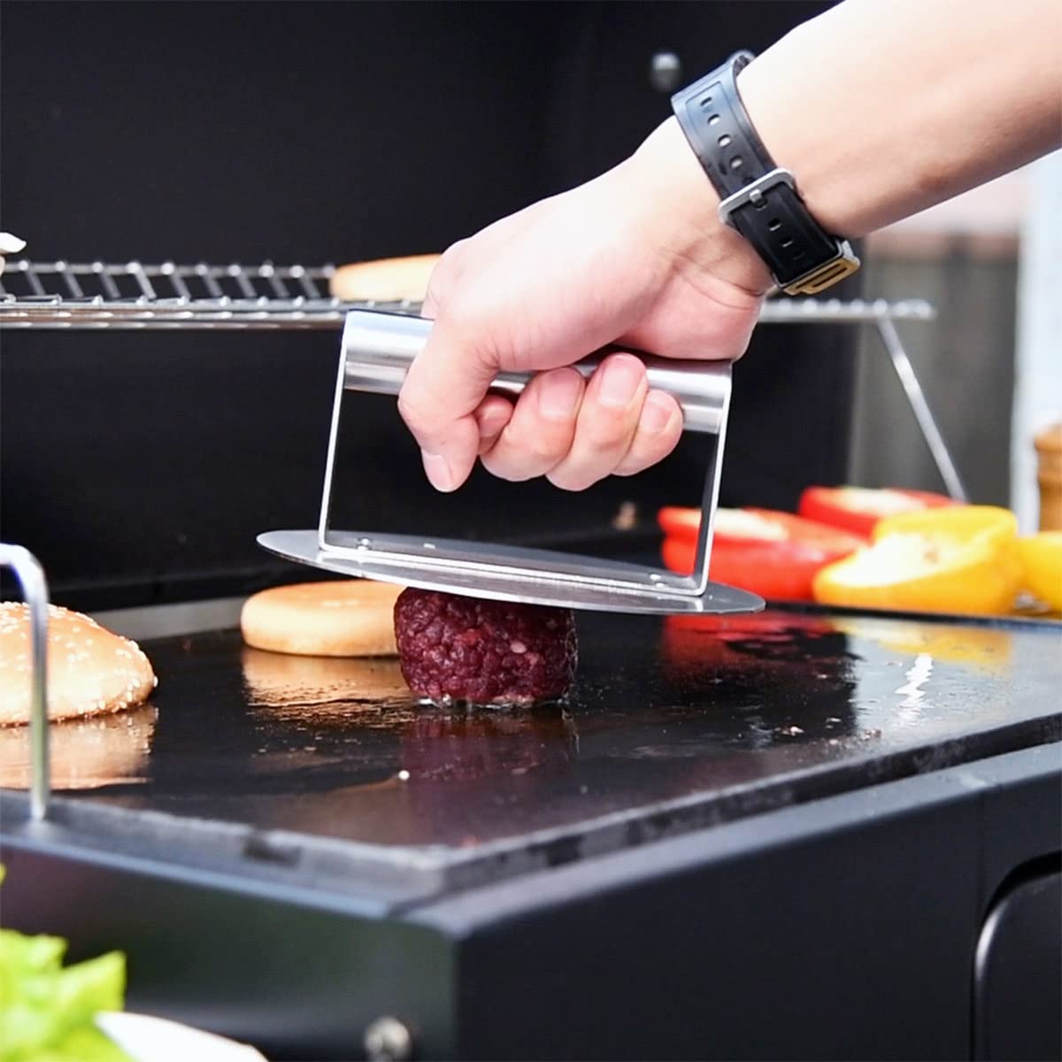 HULISEN burger press side view with handle for stable, even flattening.