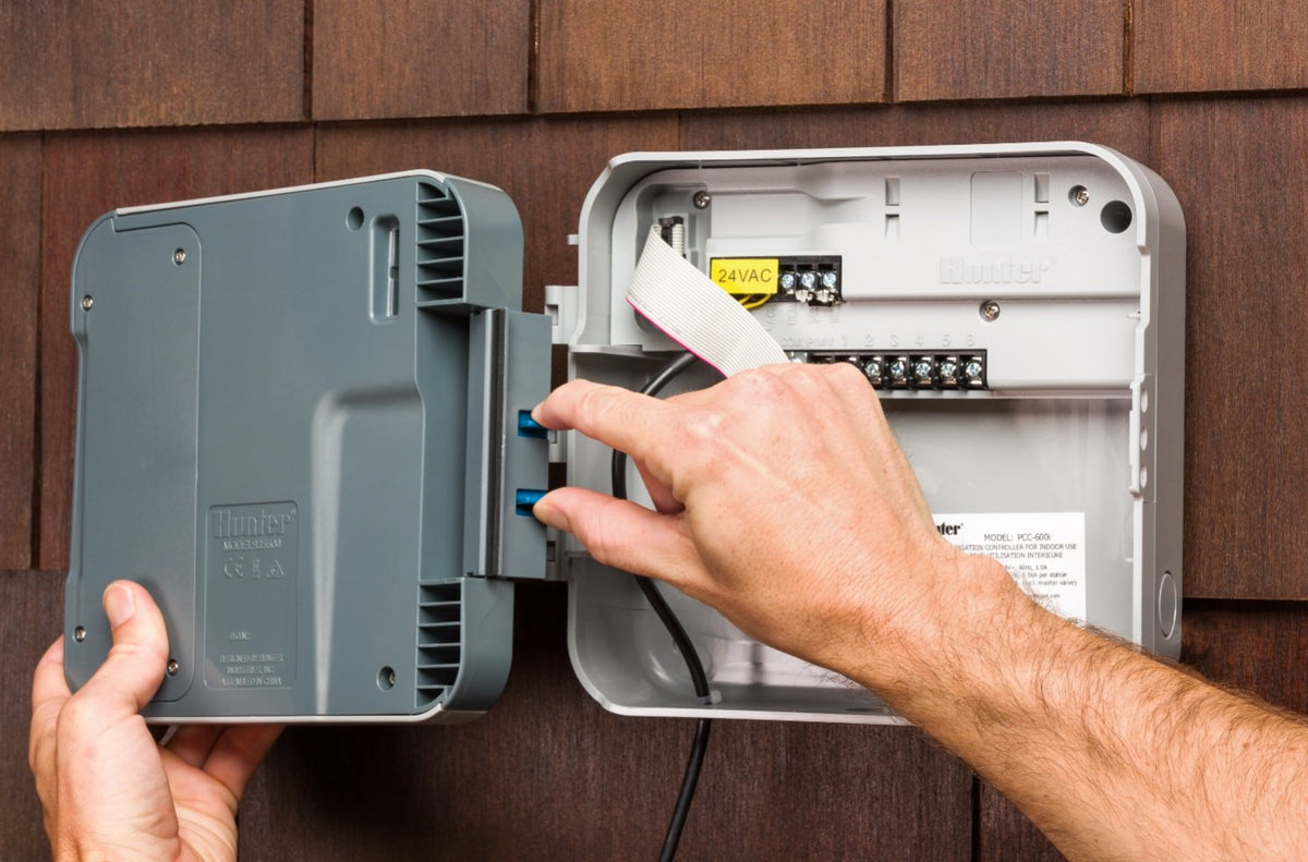 Hunter HPC-FP flow meter compatibility supports monitoring water use and alerts.