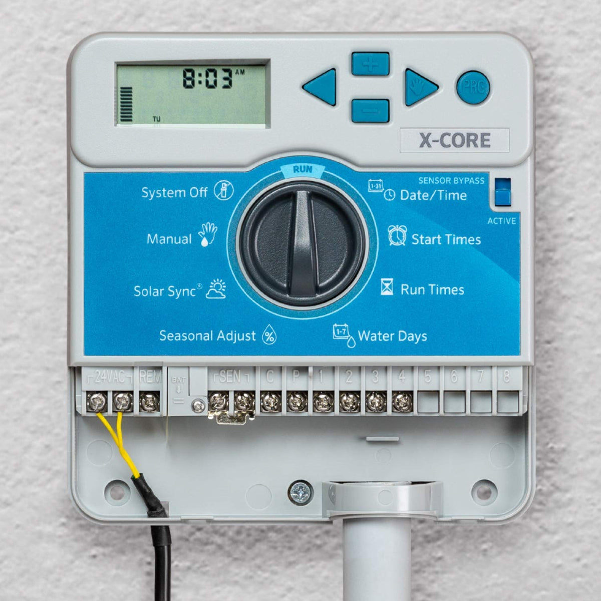 Hunter X-Core XC400i 4-zone irrigation setup image highlights independent scheduling.