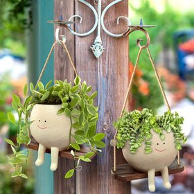 Hunthawk swing face planter makes a charming gift idea for teachers or holidays.