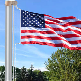 Huouo wind-ready clip keeps flags in place during gusts.