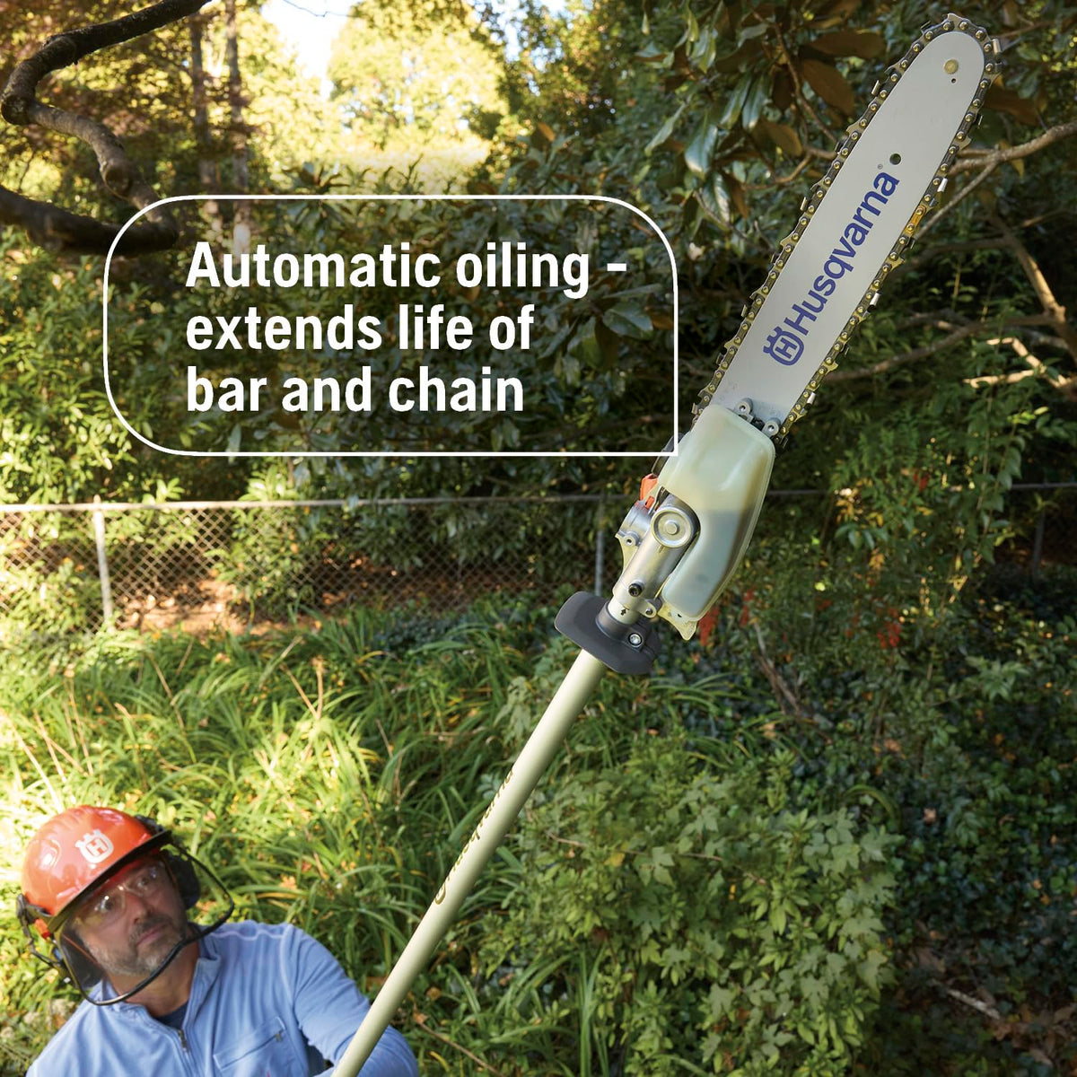 Automatic oiling system keeps bar and chain lubricated for longer life