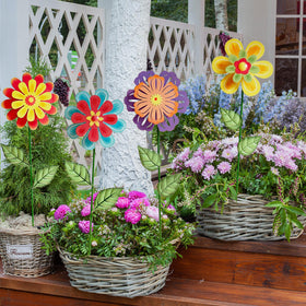 HUTHDAK outdoor decor blends with seasonal landscaping for curb appeal