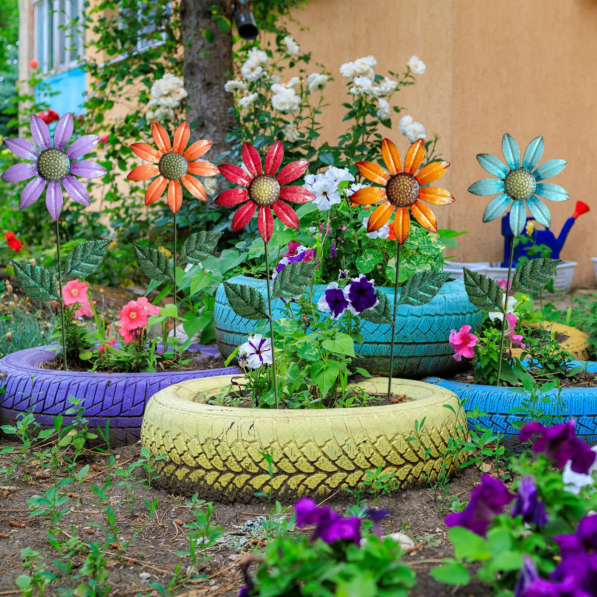 HUTHDAK sturdy plant-support accents blend function and style in outdoor spaces.
