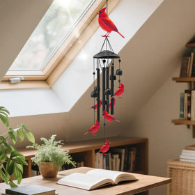 HUVNSOCH Cardinal Wind Chimes: decorative beads reflect light, enhancing garden charm.