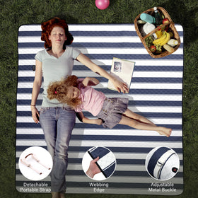 HX&OD multi-use mat suitable for park, camping, and family trips.
