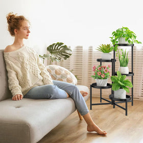 iDavosic.ly spiral tier layout improves sunlight access for healthier plants.