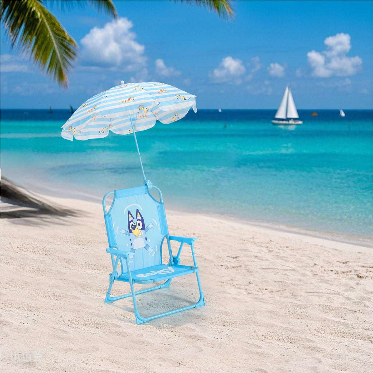 Idea Nuova Bluey chair in backyard for relaxed family time
