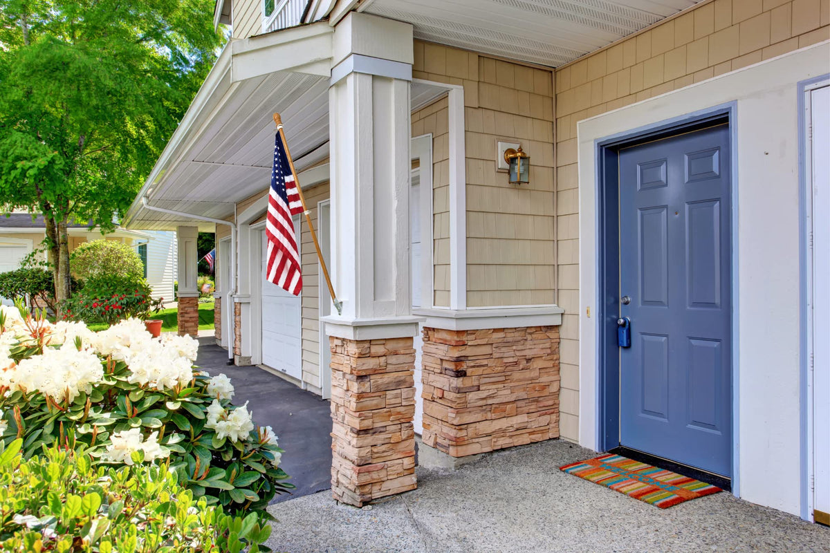 ILOT 15/16 inch diameter poles support many flag sizes and styles.