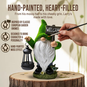IMPECCABLE GOODS weather-resistant gnome withstands sun and rain.