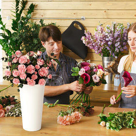 Ideal for weddings or shops, Invech stand organizes blooms with elegance