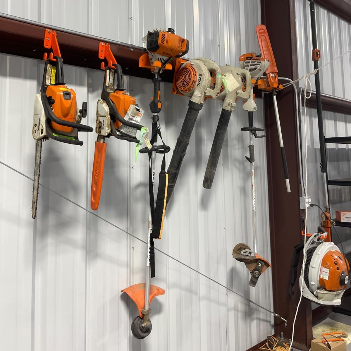 iulrtba easy-install chainsaw hanger with included anchors
