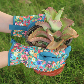 IYICLOTH garden gloves, a thoughtful gift for gardeners and DIY lovers