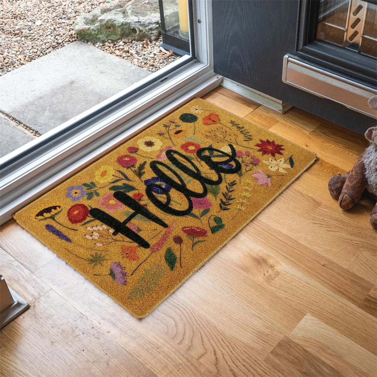 IZUS durable faux coir surface remains neat and resistant to wear.