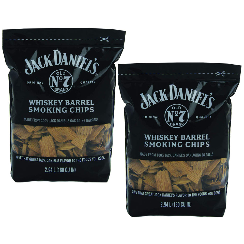 Jack Daniel's 01749 wood chips pack adds rich whiskey oak smoke to grilled foods.