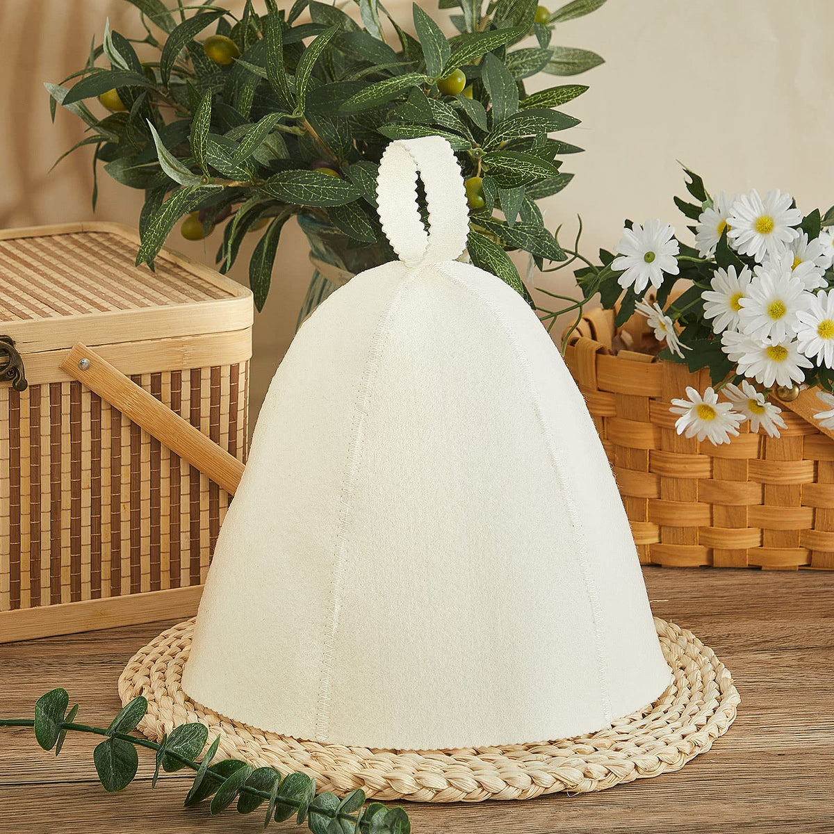 JaGely sauna hat uses breathable insulating material for comfortable spa sessions.