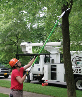 Jameson LS-Series Barracuda blade delivers clean cuts on branches.