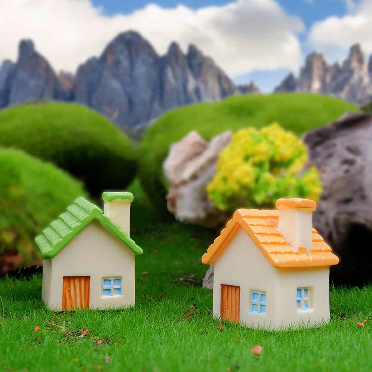Janou garden pots cute house ornaments brighten desks and windowsills.