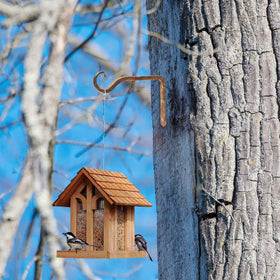 Jardin bird feeder hanger hook helps easy garden feeding stations.